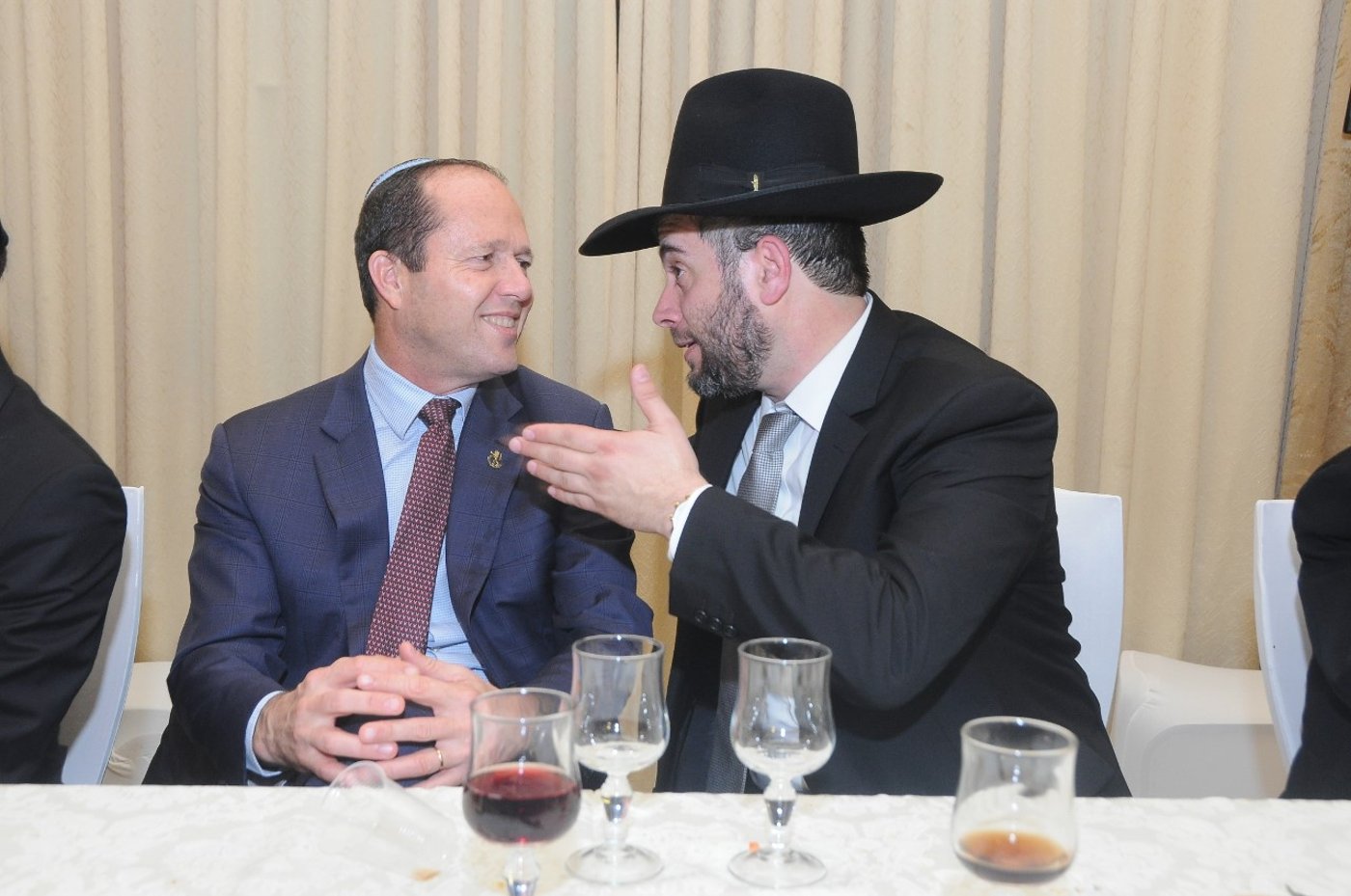 כל המי ומי בחתונת בתו של ישראל קלרמן. צפו