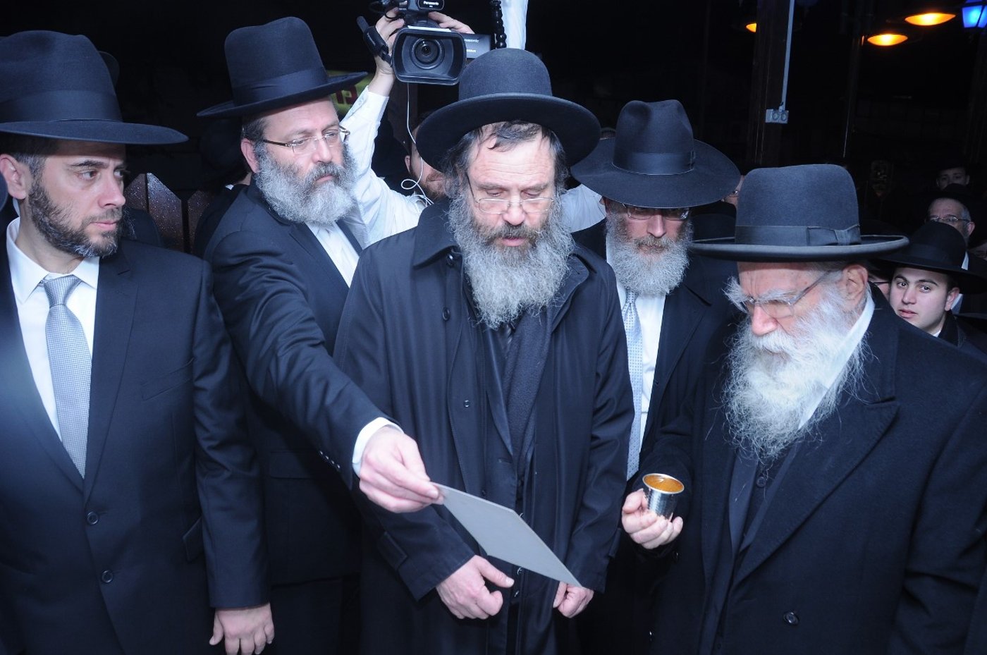 כל המי ומי בחתונת בתו של ישראל קלרמן. צפו