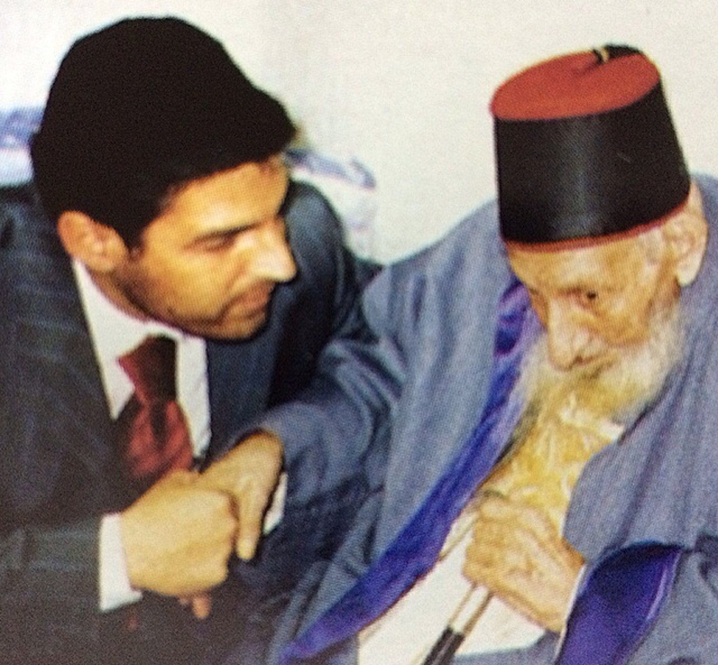 חסידים לצד זקן המקבלים