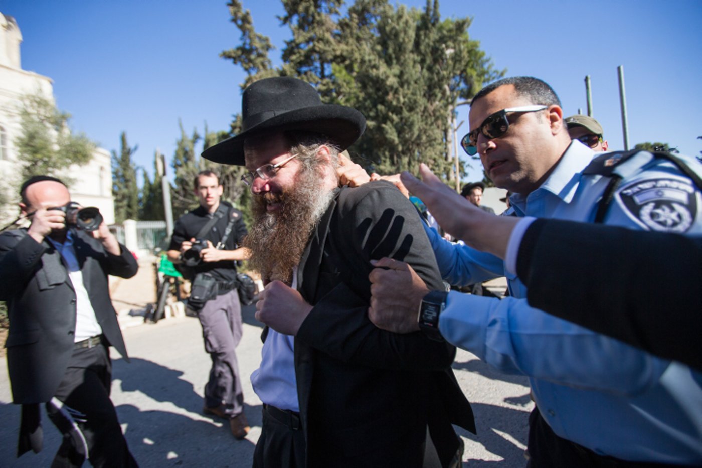 העצורים הובאו לביהמ"ש, המפגינים חגגו • צפו בגלריה