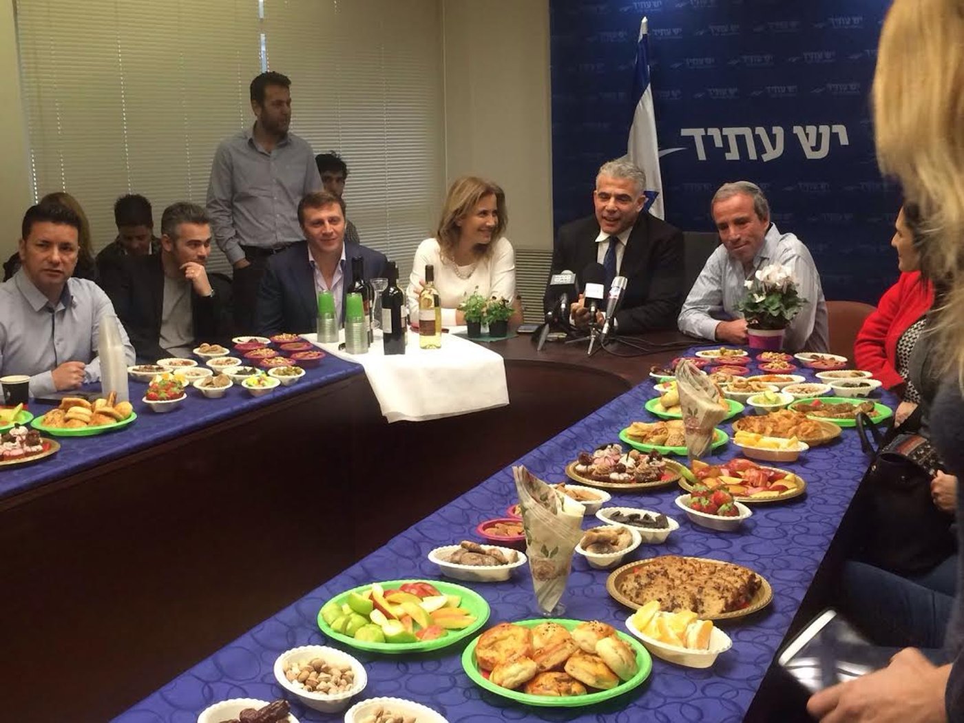 חמישה ימים לפני: יש עתיד ערכו סדר ט"ו בשבט