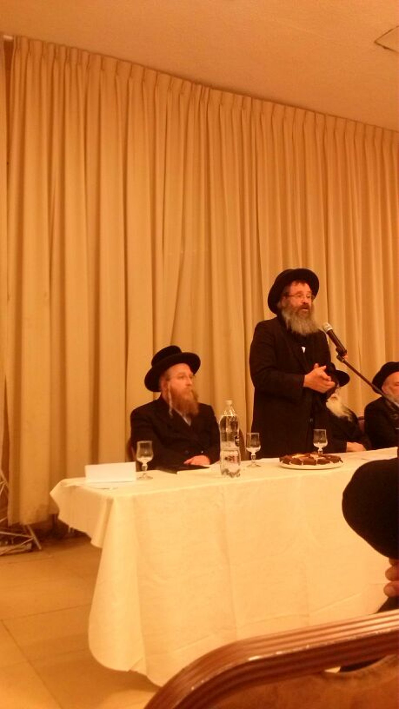 המנהלים התכנסו והחליטו: מחרימים לחלוטין את המחוז החרדי