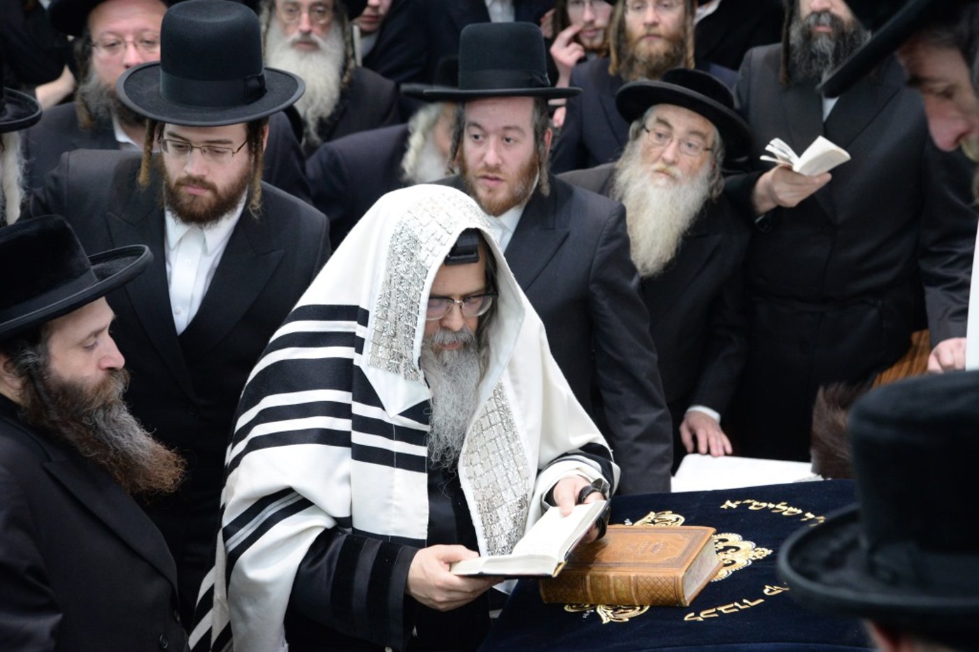 ברית, ריקודים וסעודה: צפו במסע של סאטמר