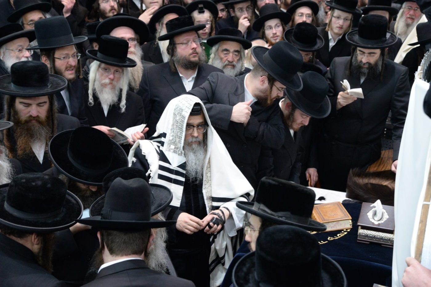 ברית, ריקודים וסעודה: צפו במסע של סאטמר