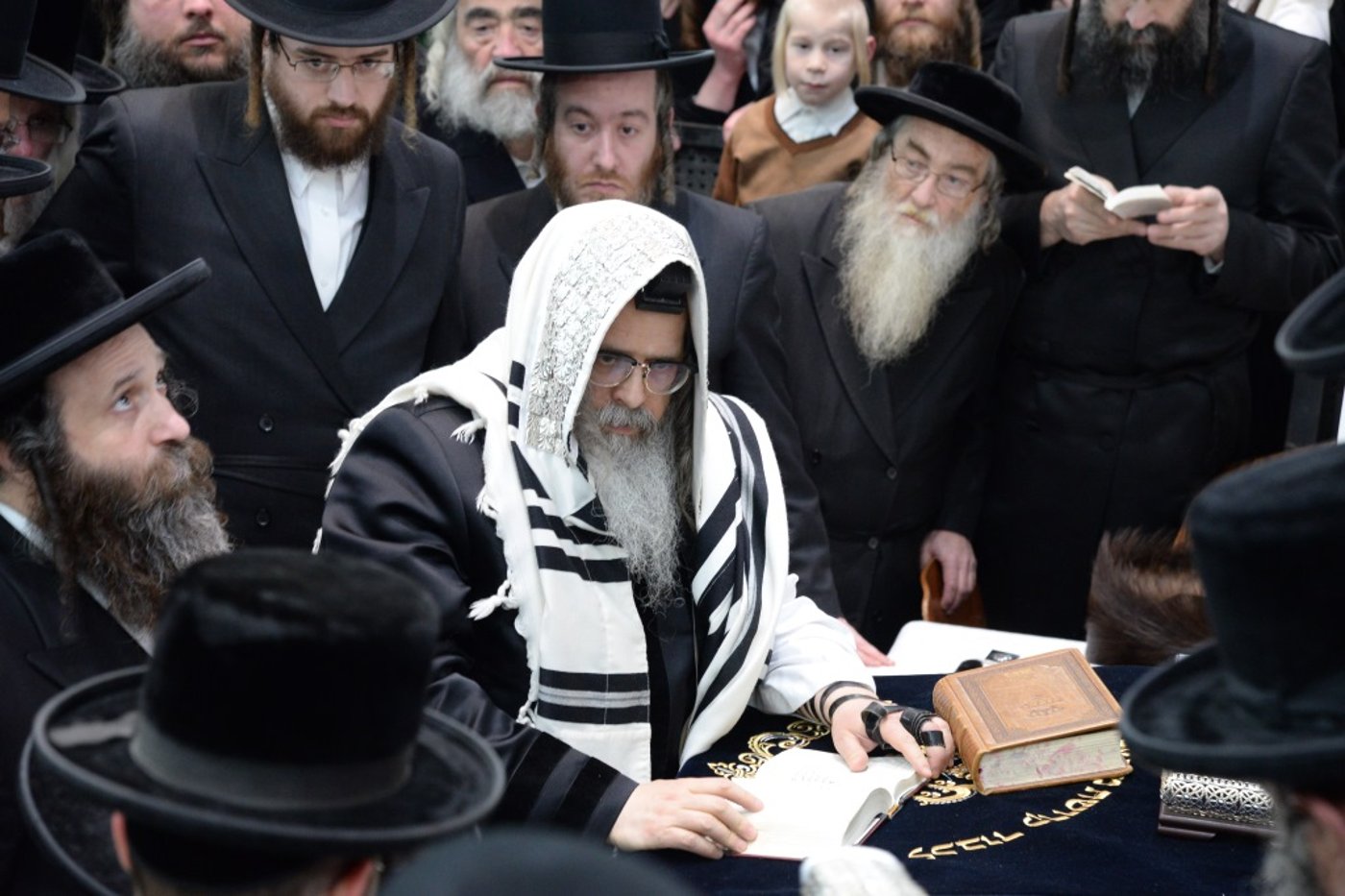 ברית, ריקודים וסעודה: צפו במסע של סאטמר