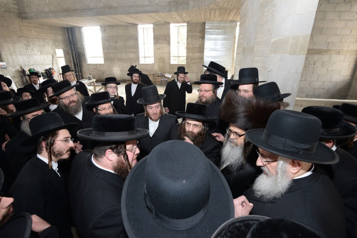 ברית, ריקודים וסעודה: צפו במסע של סאטמר