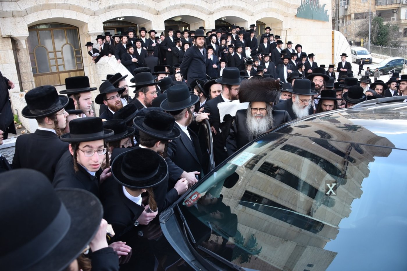 ברית, ריקודים וסעודה: צפו במסע של סאטמר
