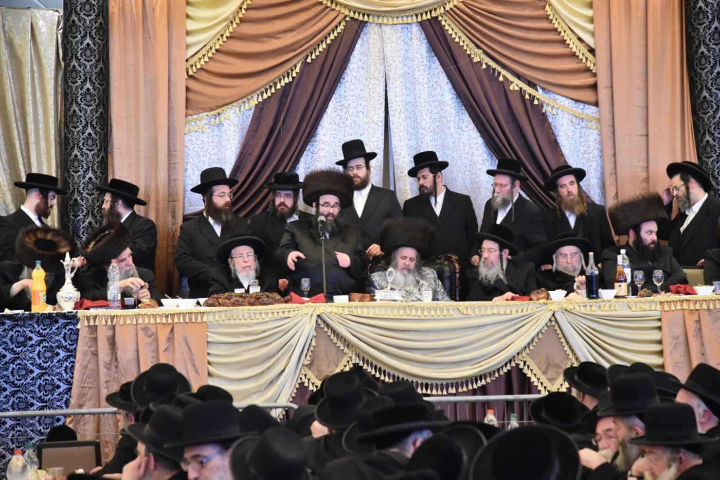 ברית, ריקודים וסעודה: צפו במסע של סאטמר