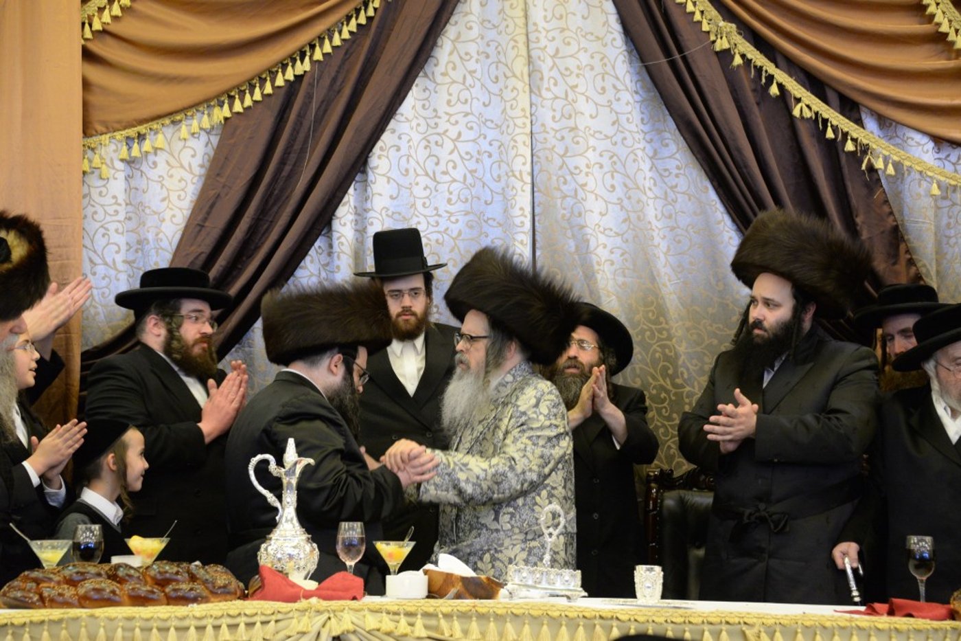 ברית, ריקודים וסעודה: צפו במסע של סאטמר