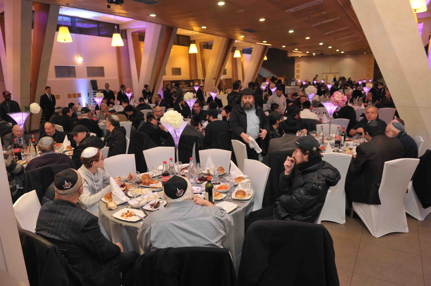 גלריה: הכנסת ספר תורה לזכר נרצחי הטבח בהיפר-כשר בפריז