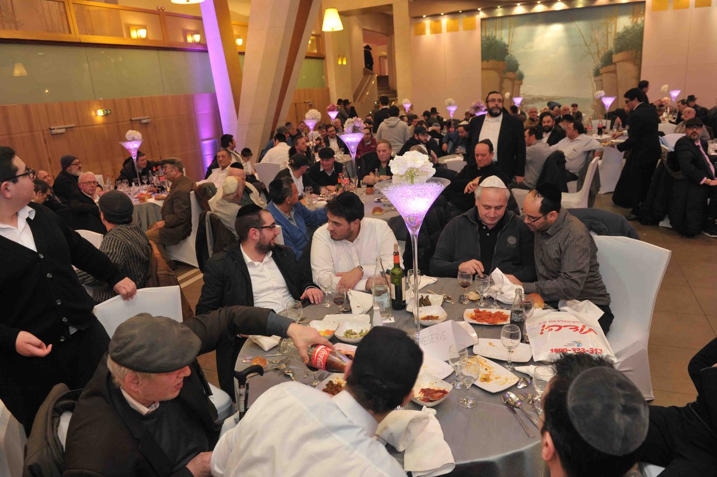גלריה: הכנסת ספר תורה לזכר נרצחי הטבח בהיפר-כשר בפריז