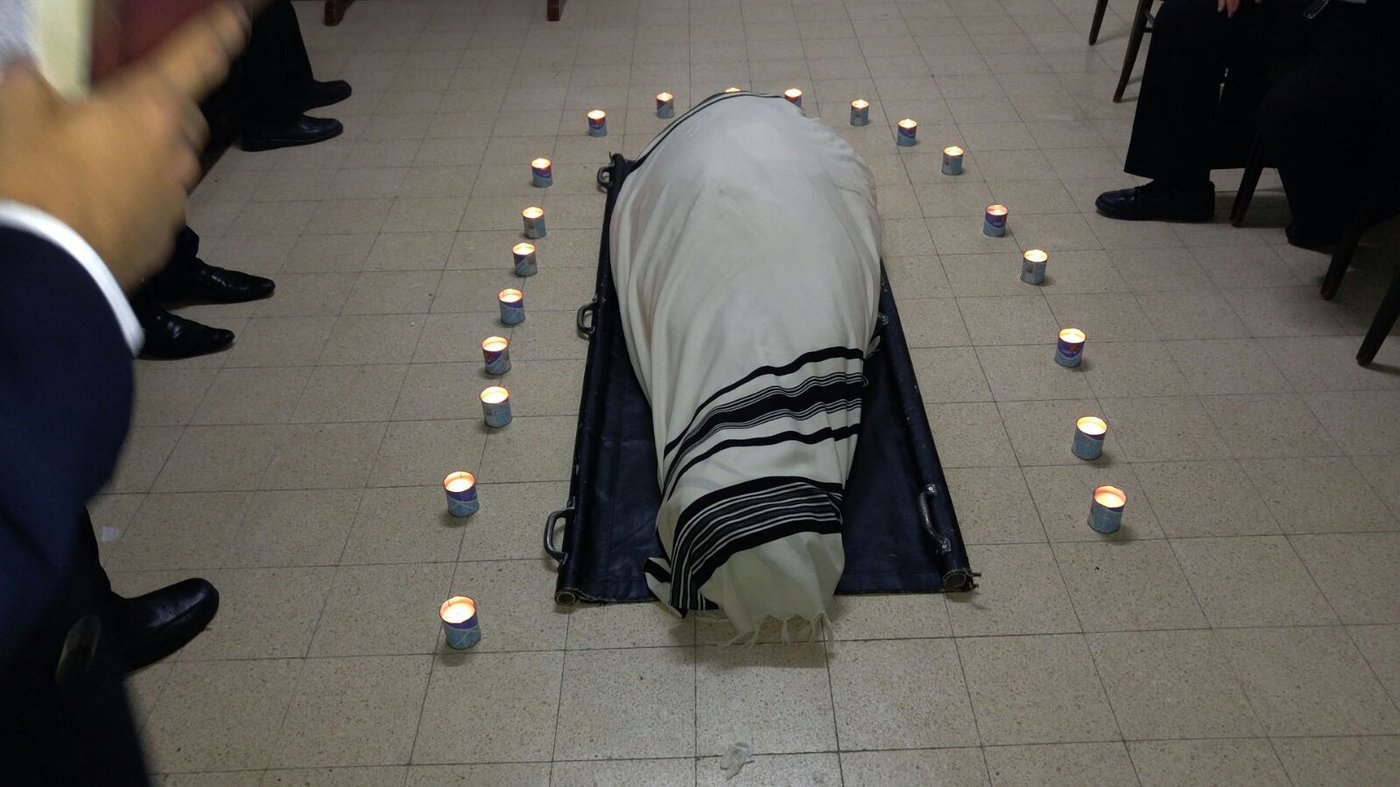 מיטתו של הרב ליבוביץ זצ"ל, הלילה