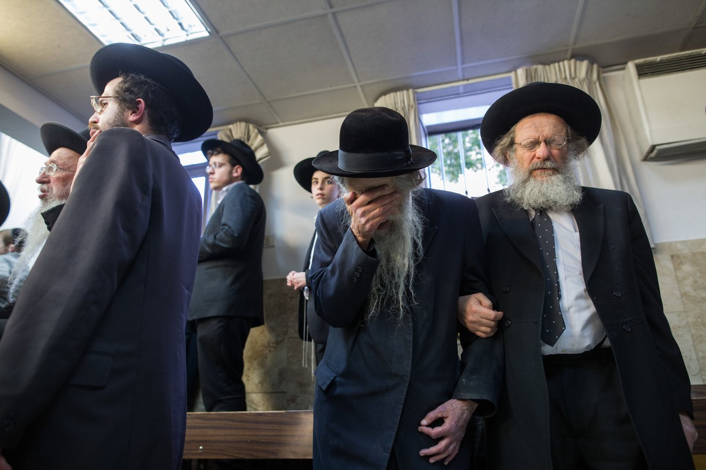 בדמע וכאב: אלפים נפרדו מראש ישיבת פוניבז'