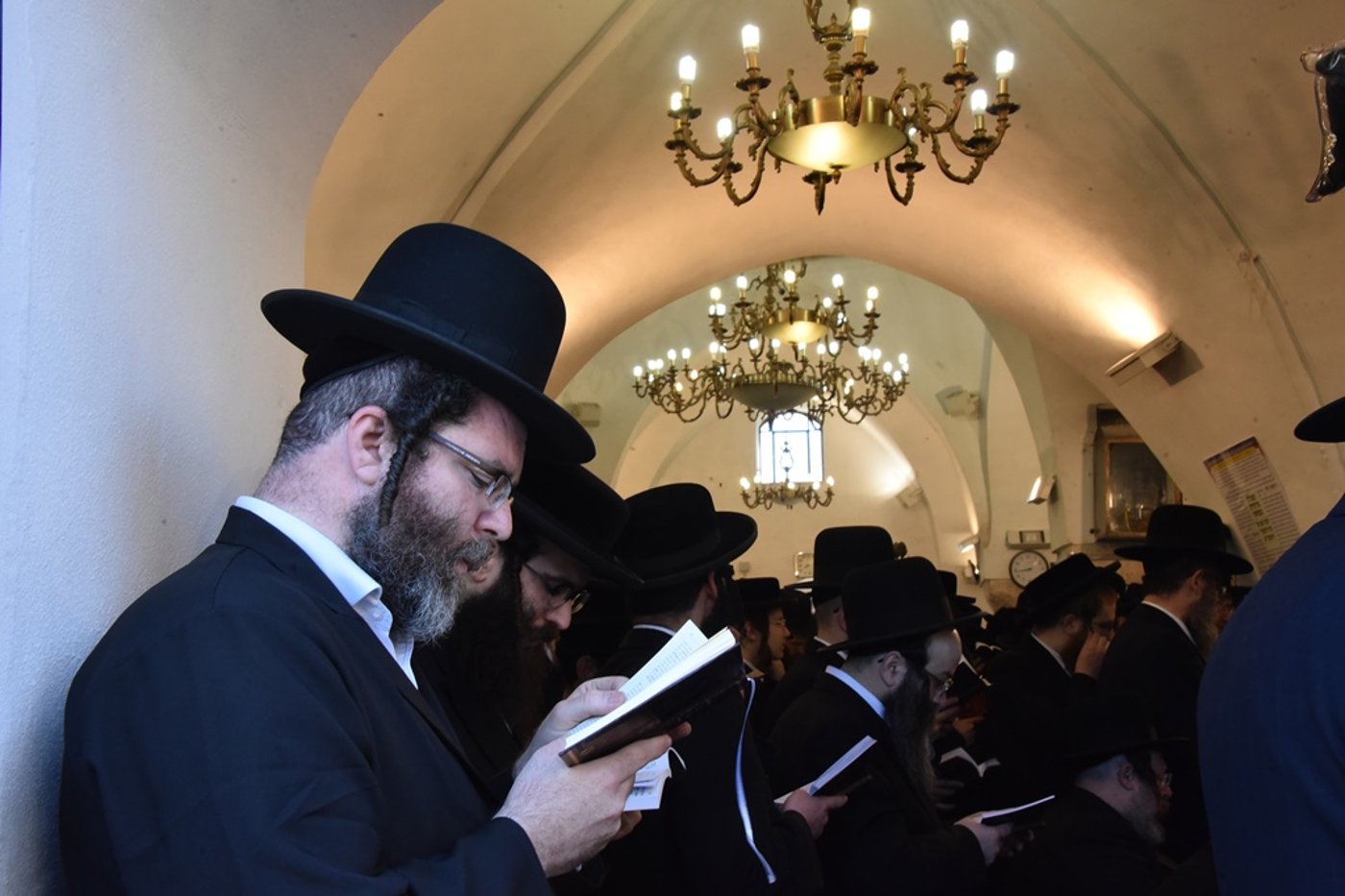 תיעוד ענק: הרבי מסאטמר בציון הרשב"י