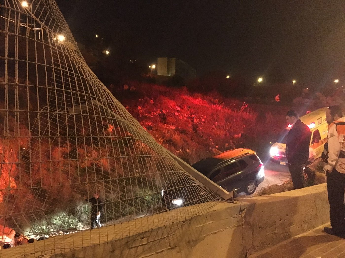 ביתר עילית: נהג החליק לוואדי מגובה 5 מטר