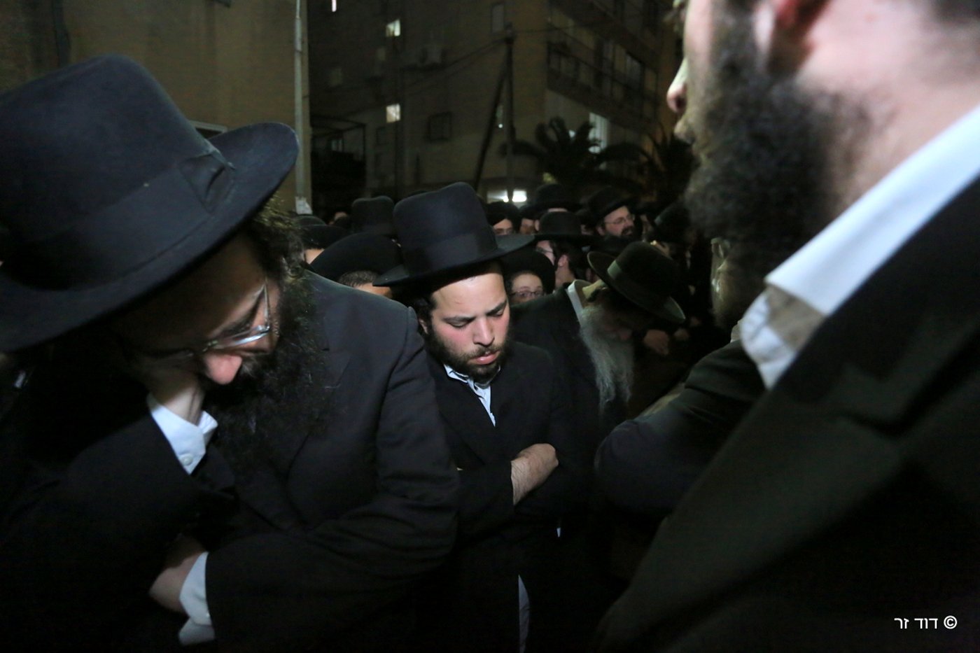 תיעוד דומע: הלוויית הרב ישראל גריינמן ז"ל