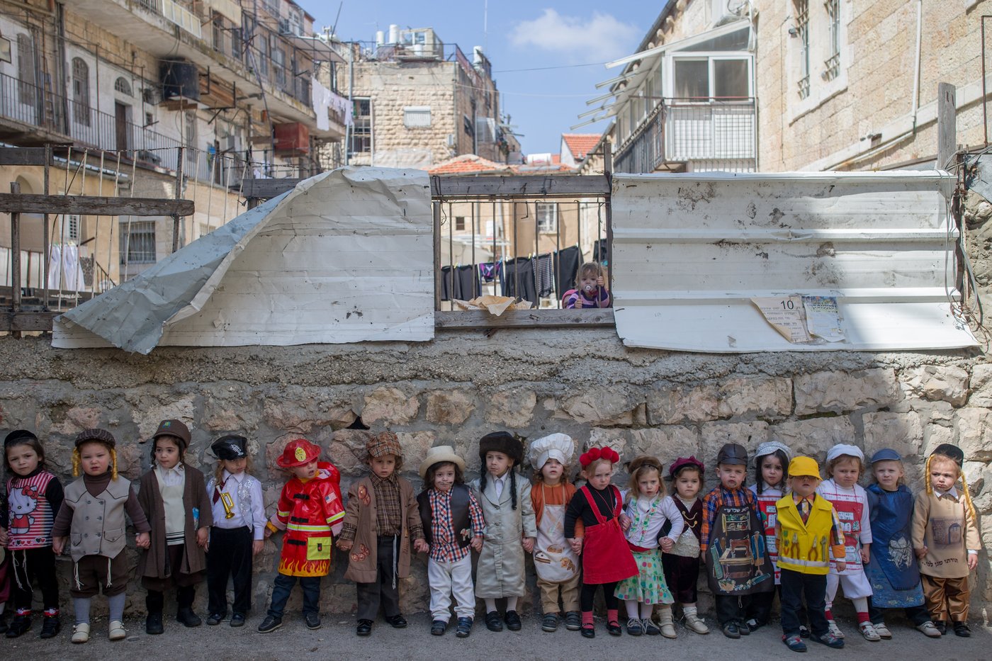 צפו: ילדי תולדות אהרן ופינסק קרלין מחופשים