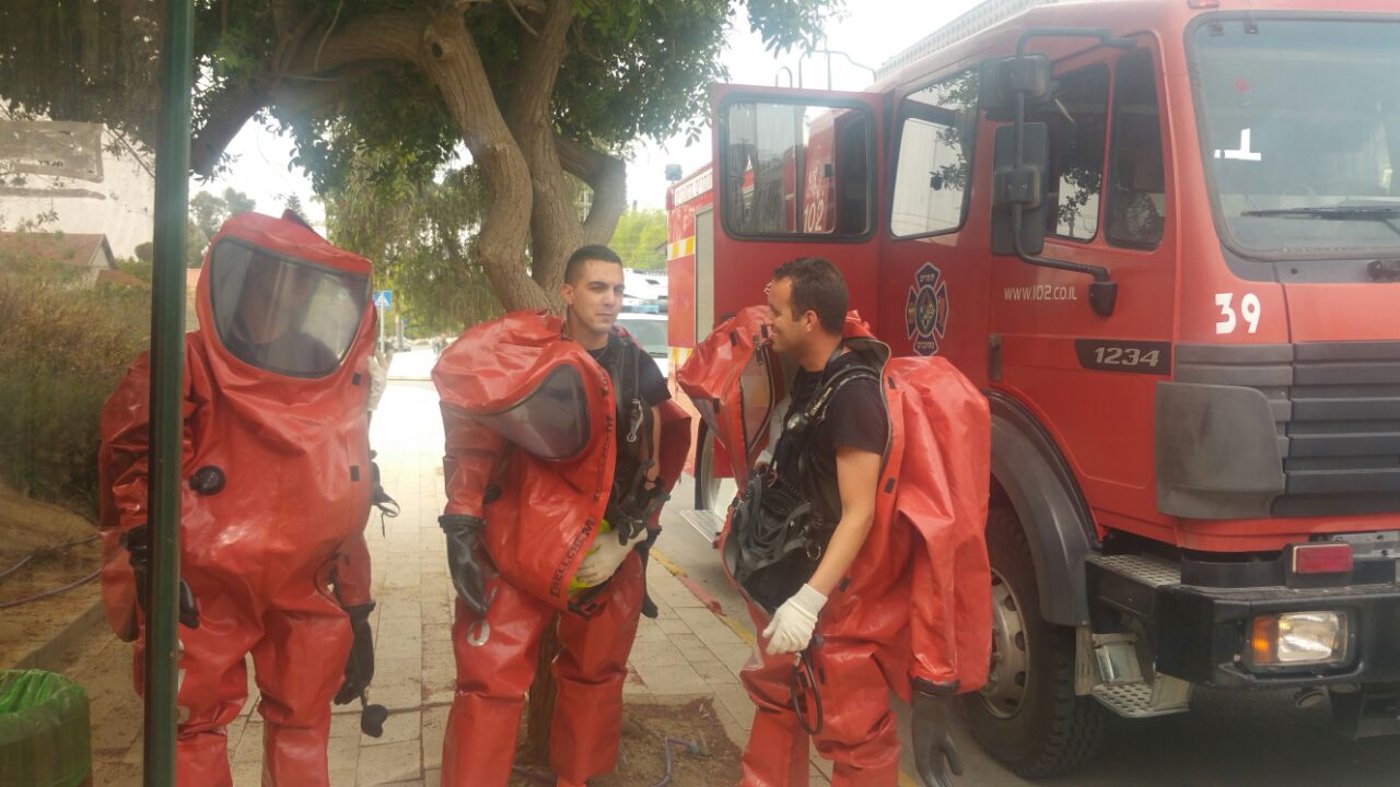 כוחות הכיבוי שטיפלו במעטפה