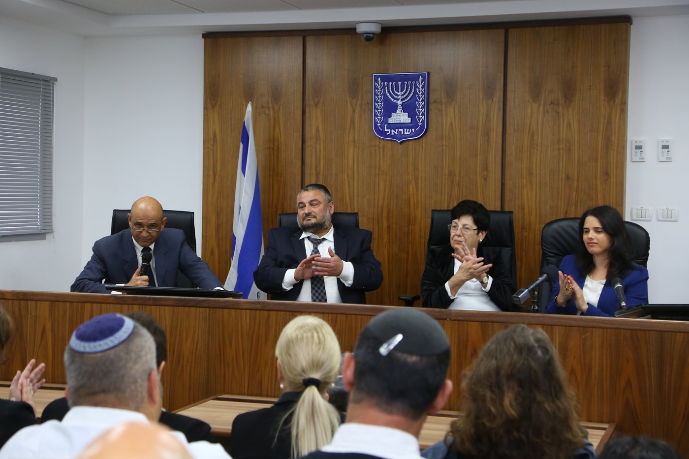 על כס השופט: ראש עיריית בית שמש משה אבוטבול • צפו