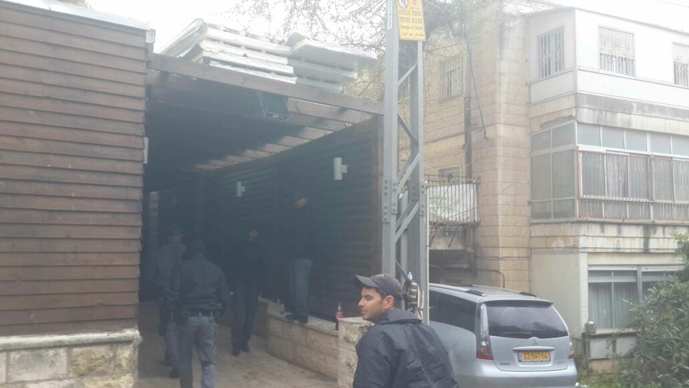 לקראת הריסה: מאות שוטרים ופקחים מפנים את הישיבה • תיעוד
