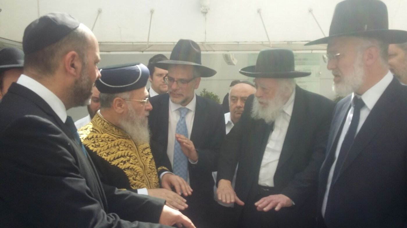 הראשון לציון הגר"י יוסף בארגנטינה: "עיני אויבינו כלות"