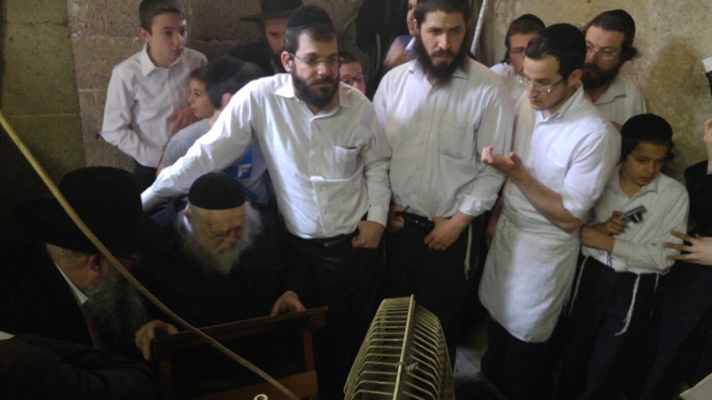 שר התורה אפה מצות ולמד תורה • תיעוד