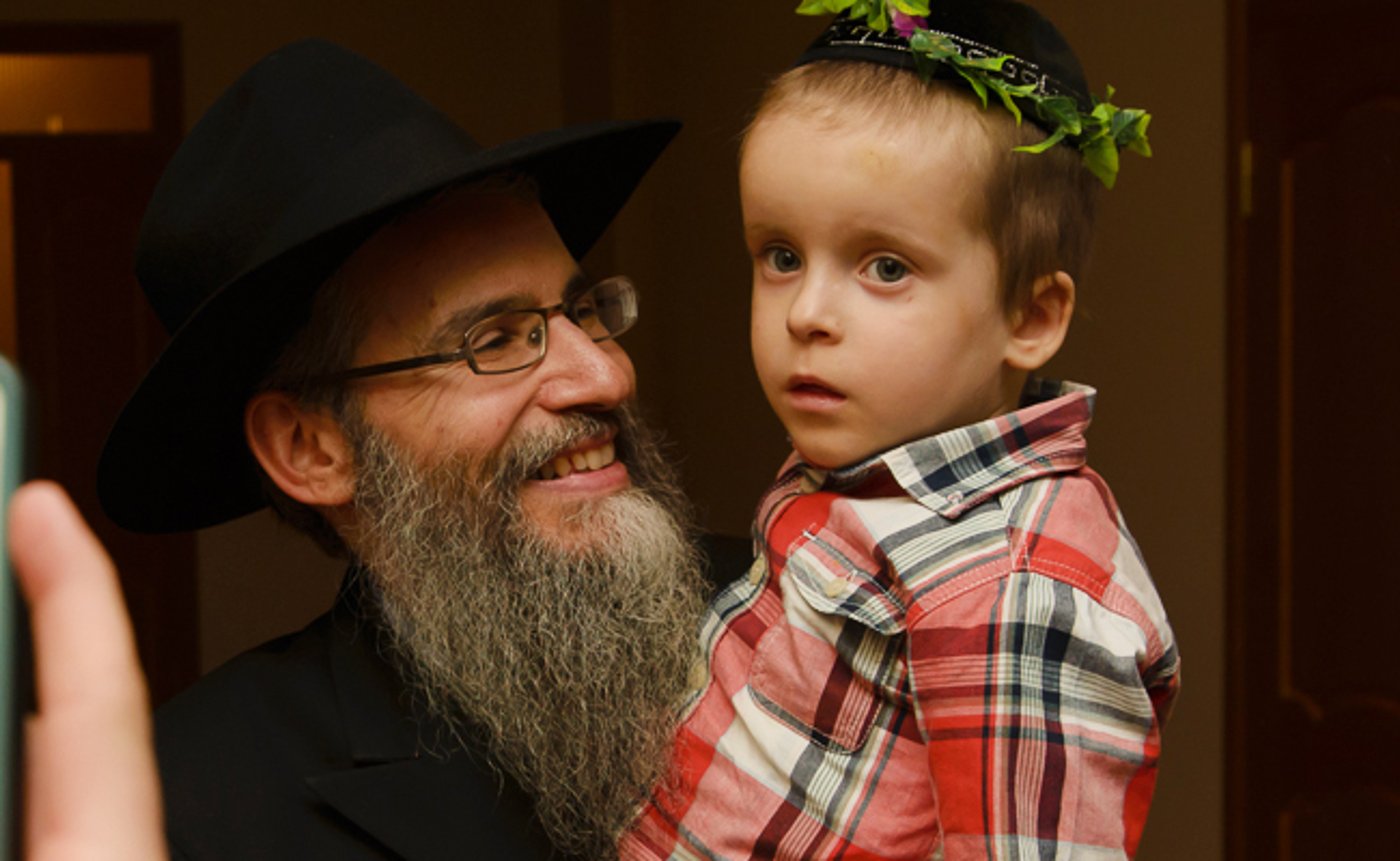 כשהילד היתום מחה דמעה מעיני אברהם פריד