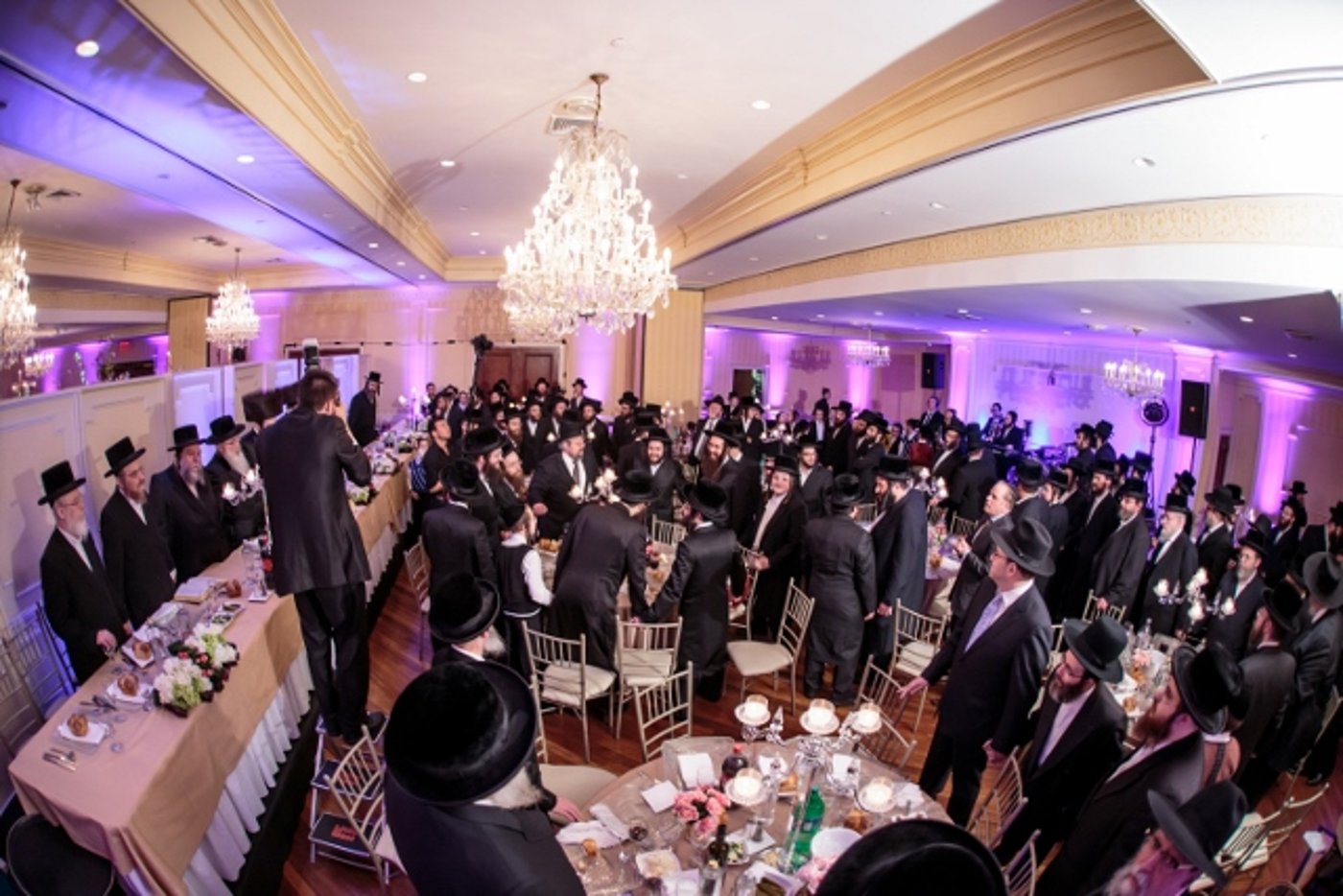 בר מצווה לנכד האדמו"ר מקאסוב • גלריה
