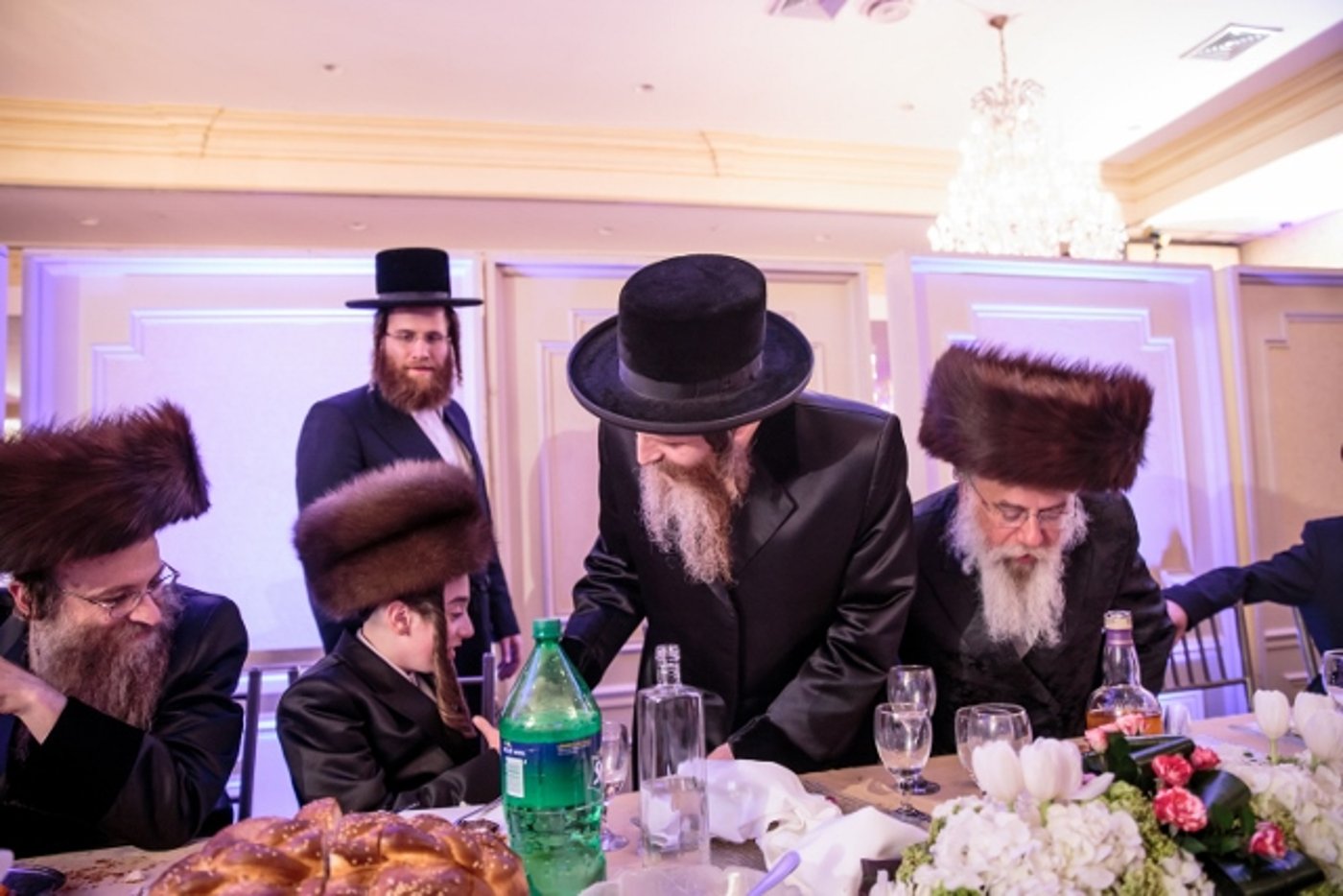 בר מצווה לנכד האדמו"ר מקאסוב • גלריה