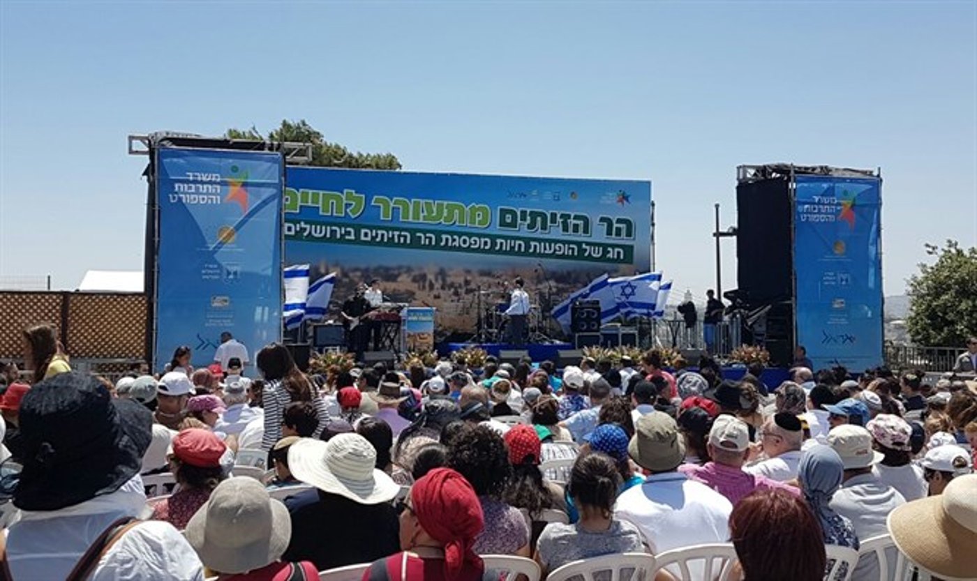 מאות עולים לרגל השתתפו באירוע המרכזי לפסח בהר הזיתים