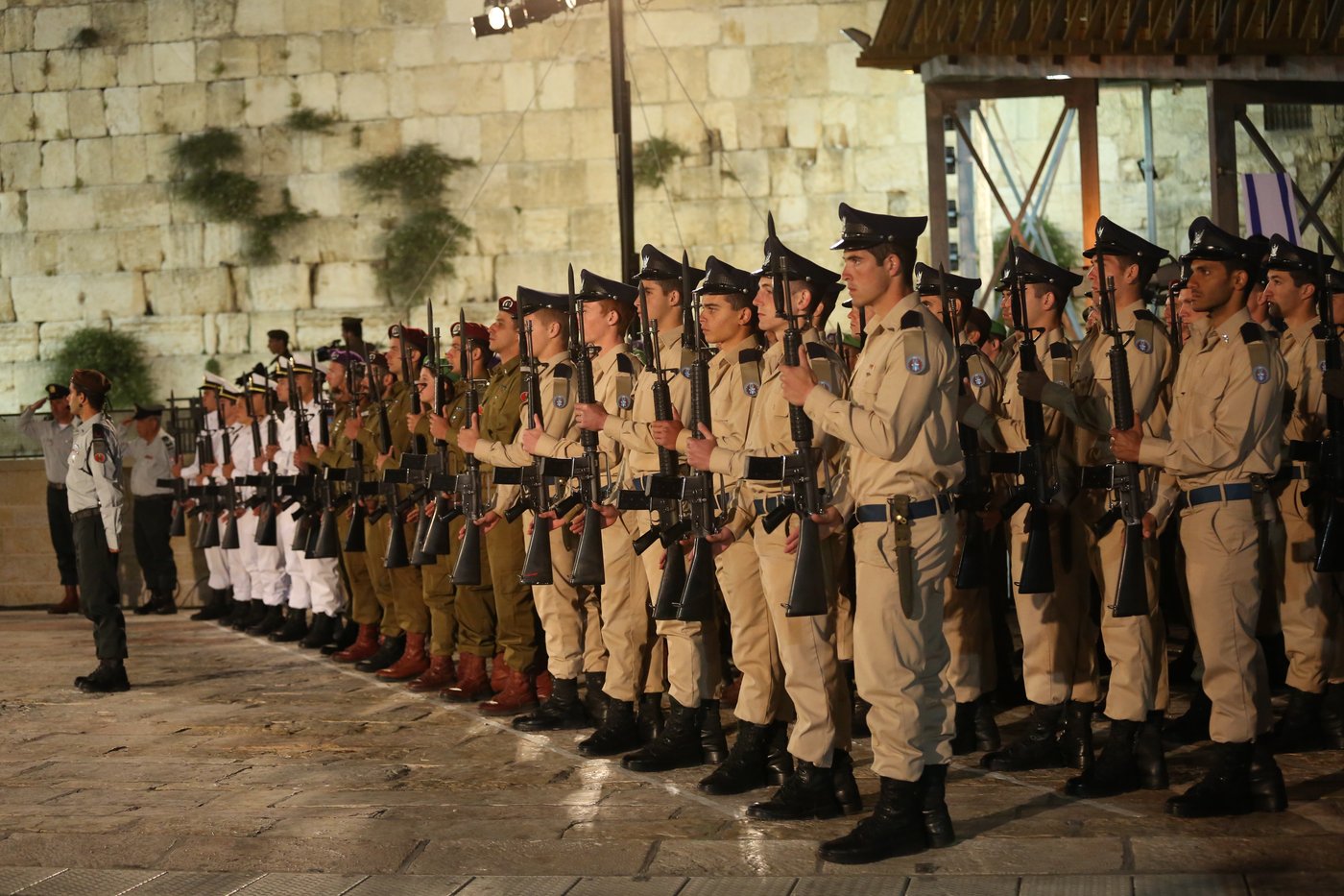 גלריה: טקס יום הזיכרון ברחבת הכותל המערבי