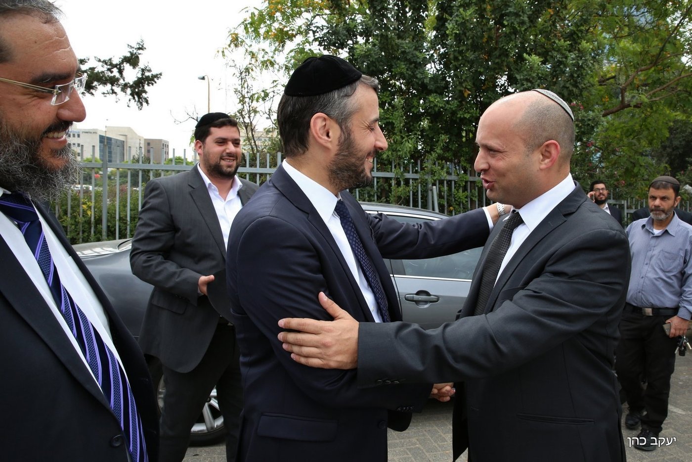 השר נפתלי בנט במוסדות ש"ס: אין סיבה שתקבלו פחות