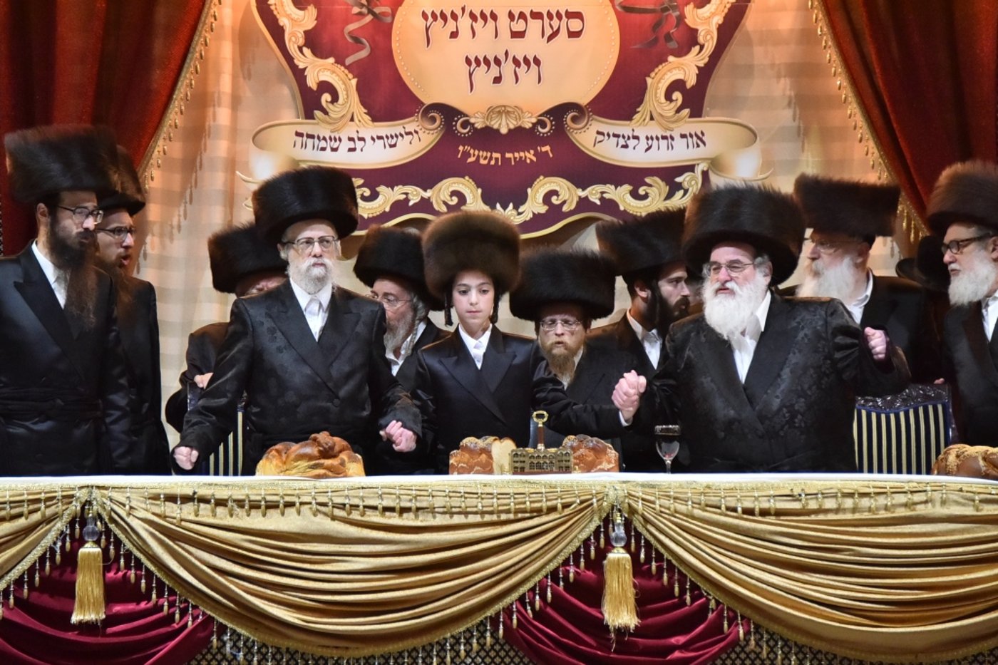 בר מצווה לנכד האדמו"רים • גלריה