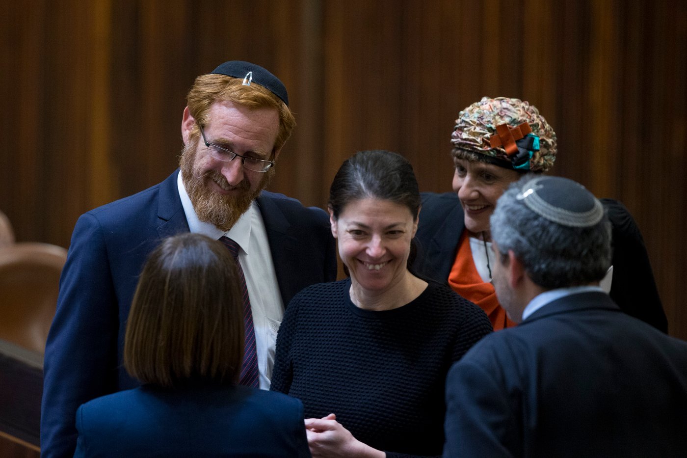 בחיבוקים ונשיקות • יעקב אשר ויהודה גליק התקבלו בכנסת