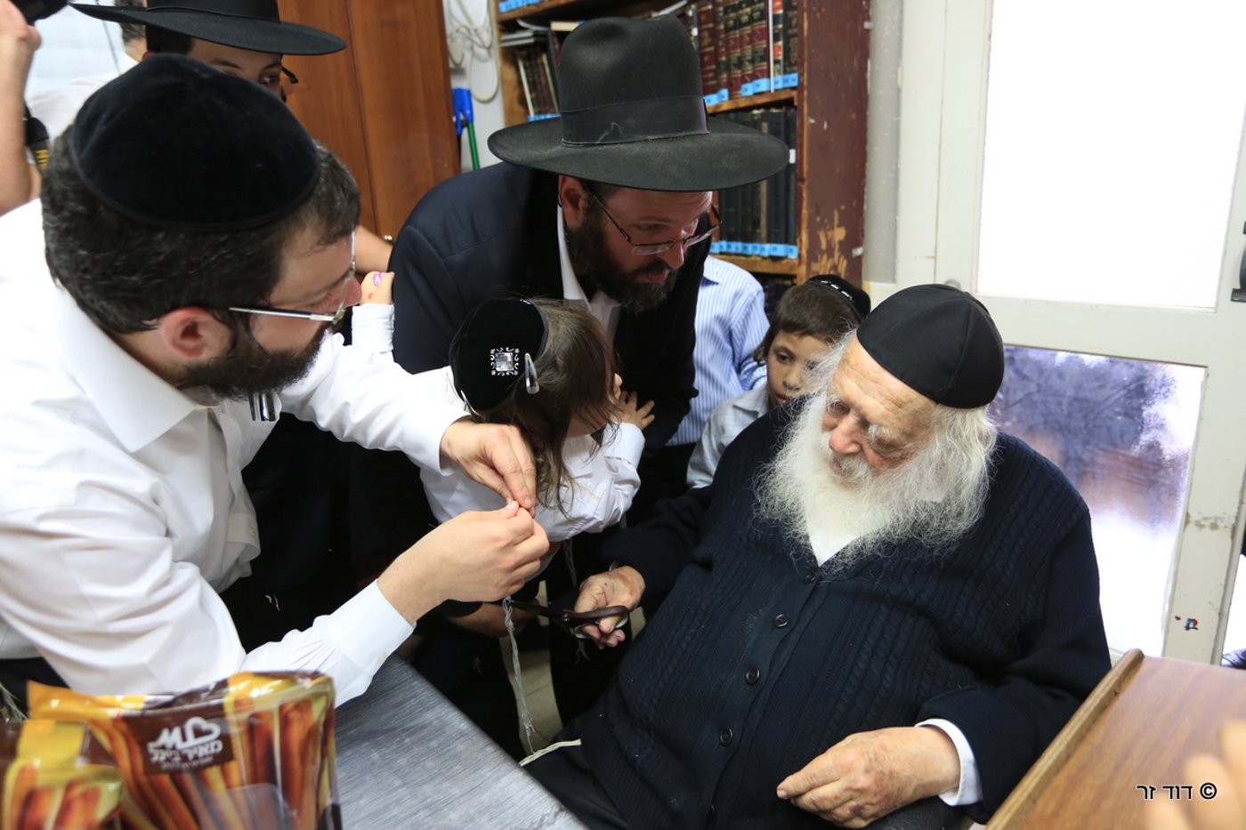 גלריה: הילדים שזכו לחלאקה אצל שר התורה