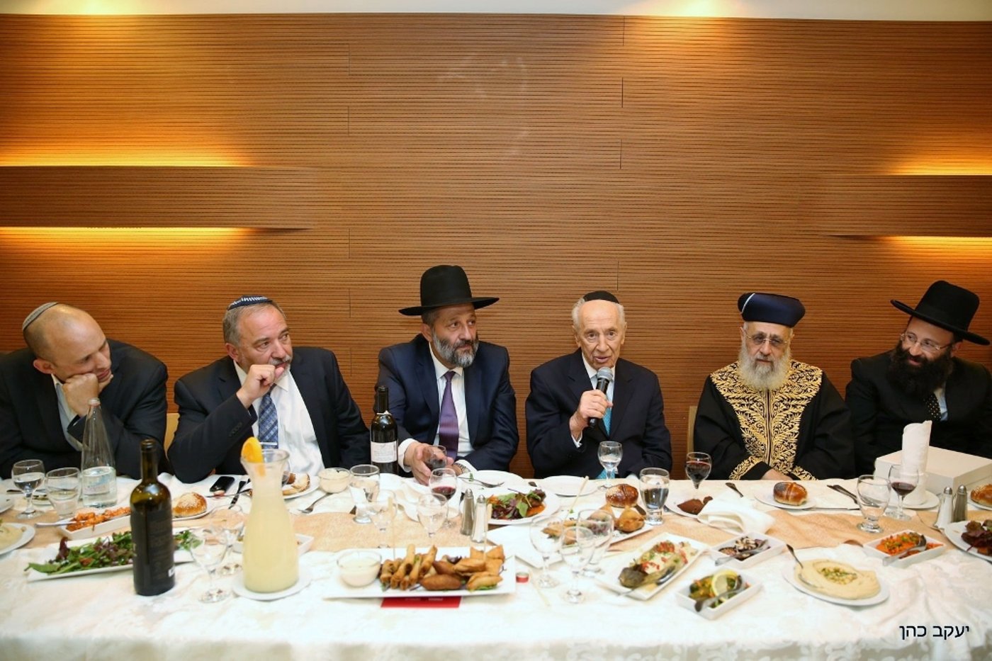 צמרת המדינה בשמחת 'השבע ברכות' לבת הראשל"צ הגר"י יוסף