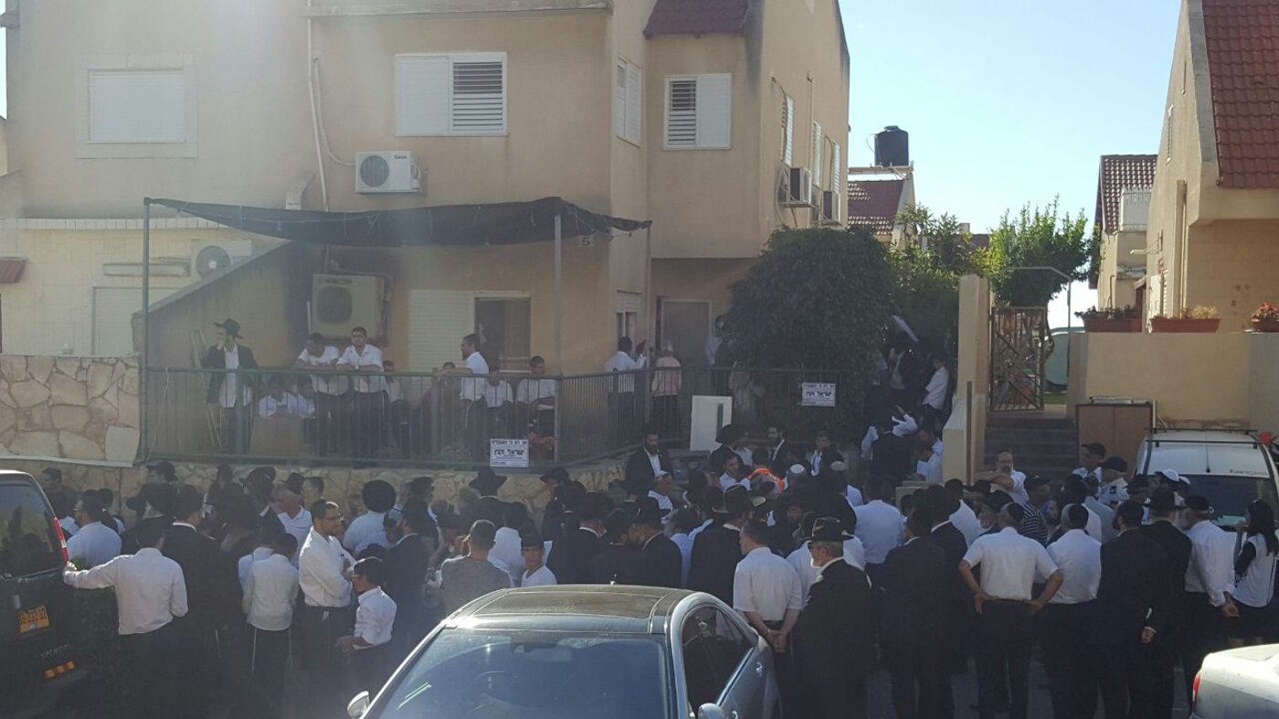 עשרות ליוו למנוחות את ישראל ועקנין ז"ל; בהספדים: מתקפה נגד הטכנולוגיה