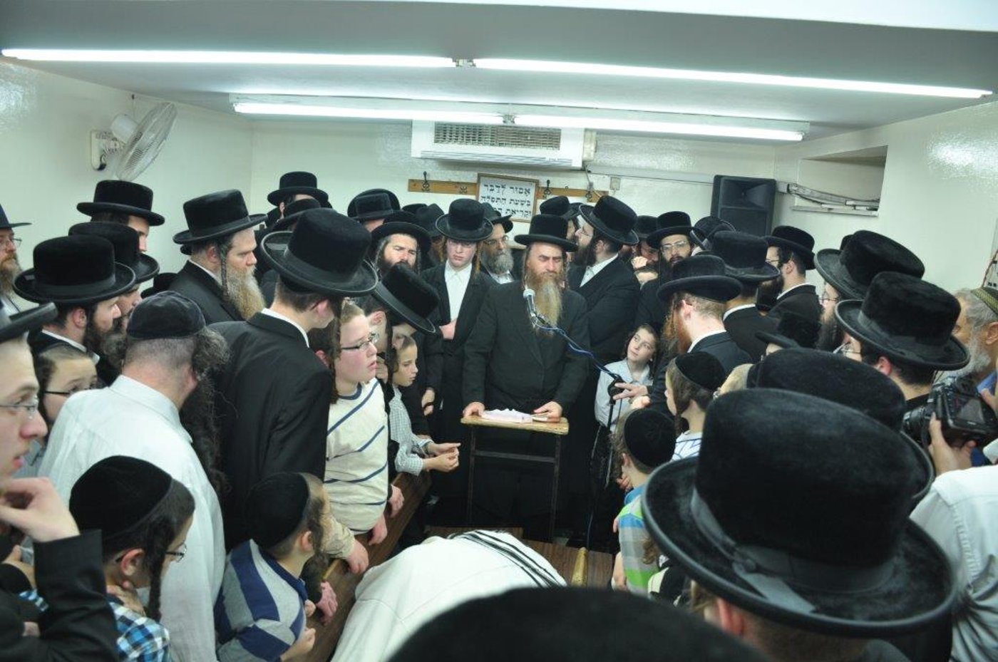 תיעוד: מסע הלווית האדמו"ר מבנימינה זצ"ל