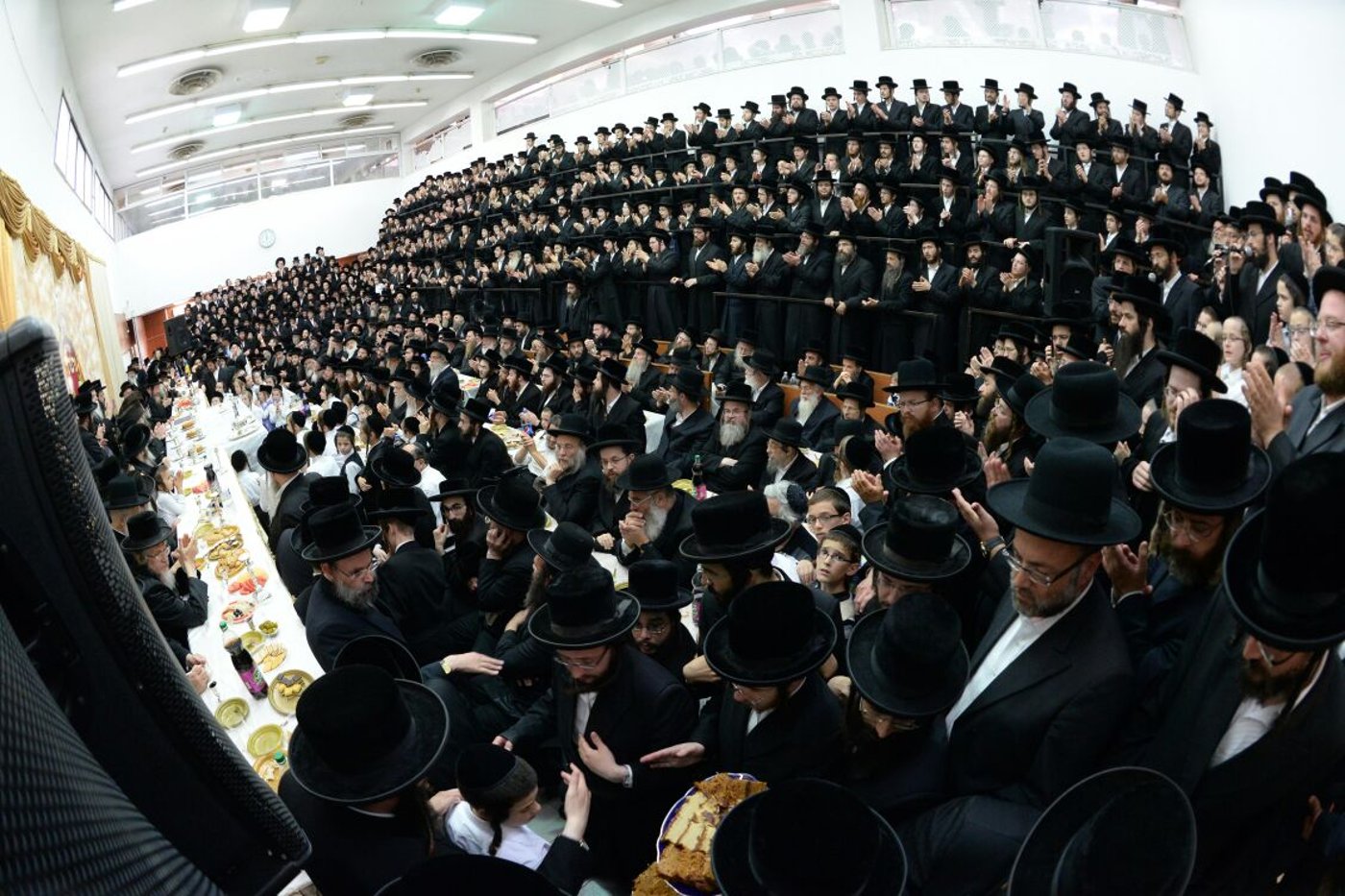 לפני היציאה למנוחה: האדמו"ר מנדבורנה אירס את בתו