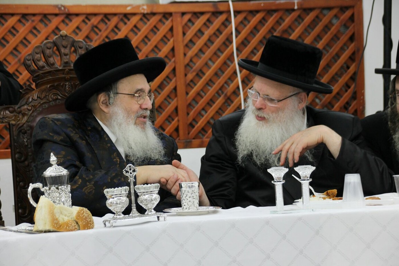 יארצייט בזוטשקא: צפו בעריכת השולחן הטהור