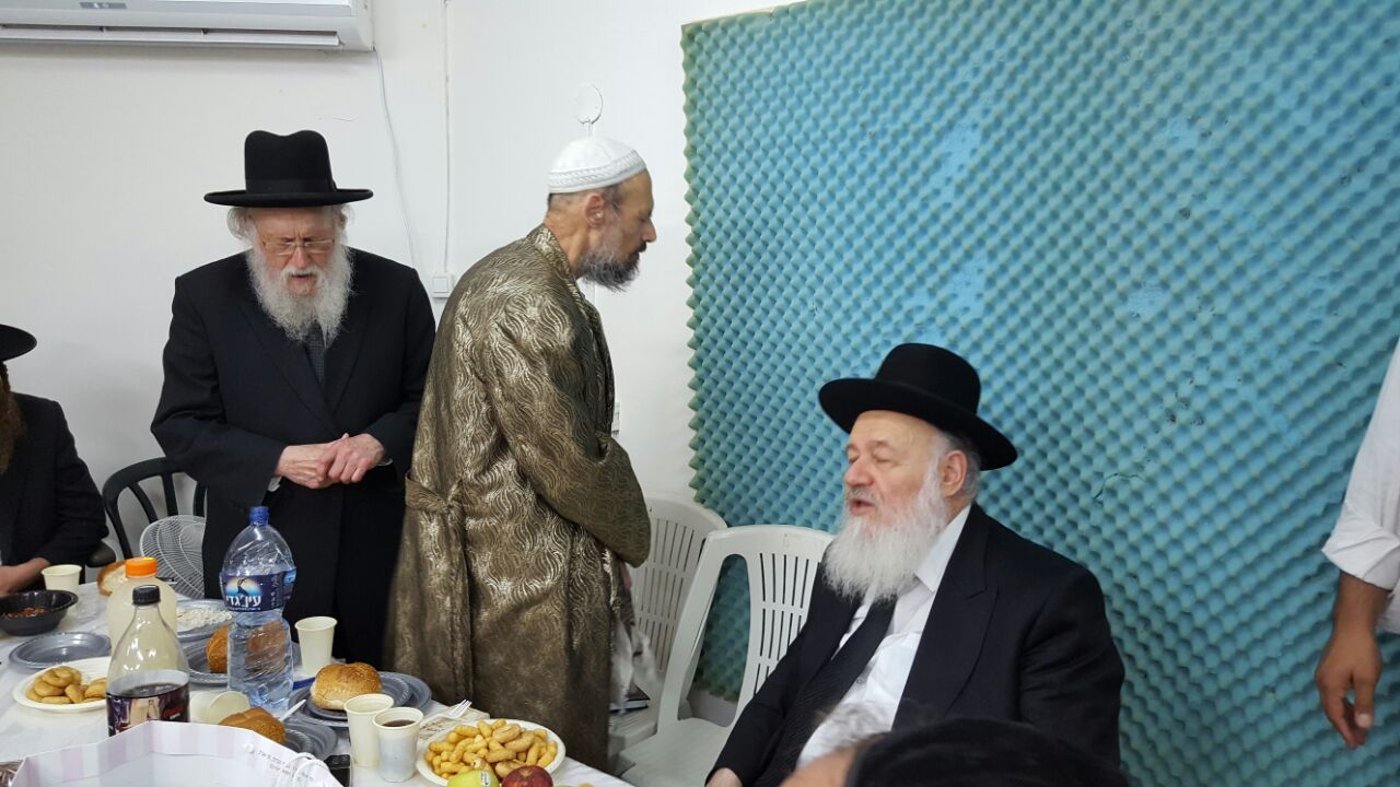 רבני משפחת קוק נאספו ליארצייט של הסבא