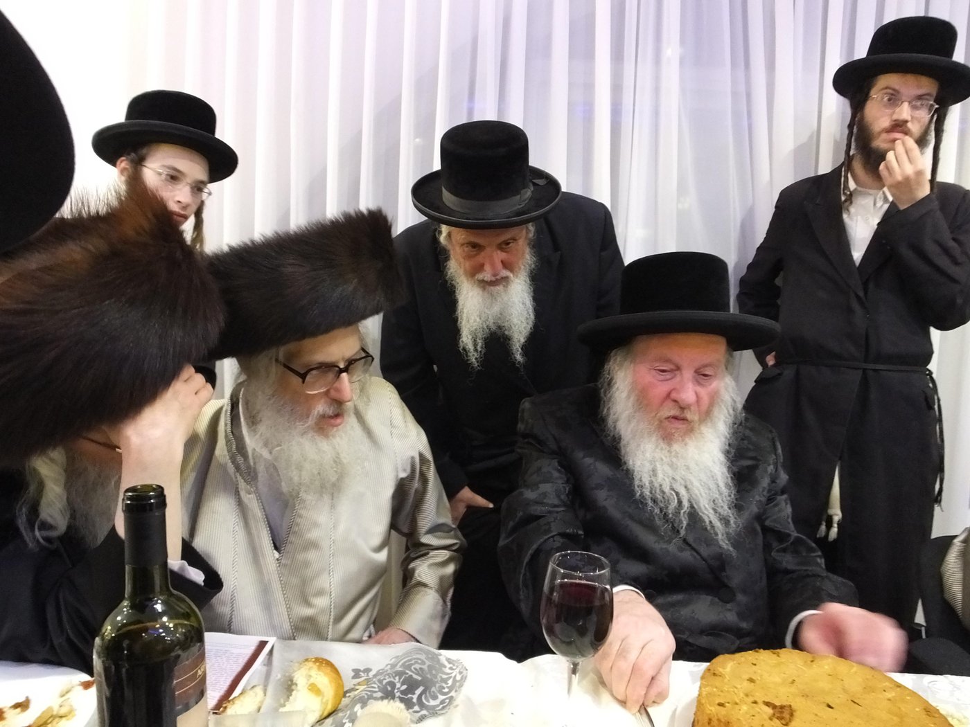שמחת נישואי נכד רבי חיים רוטנברג מברסלב. תיעוד