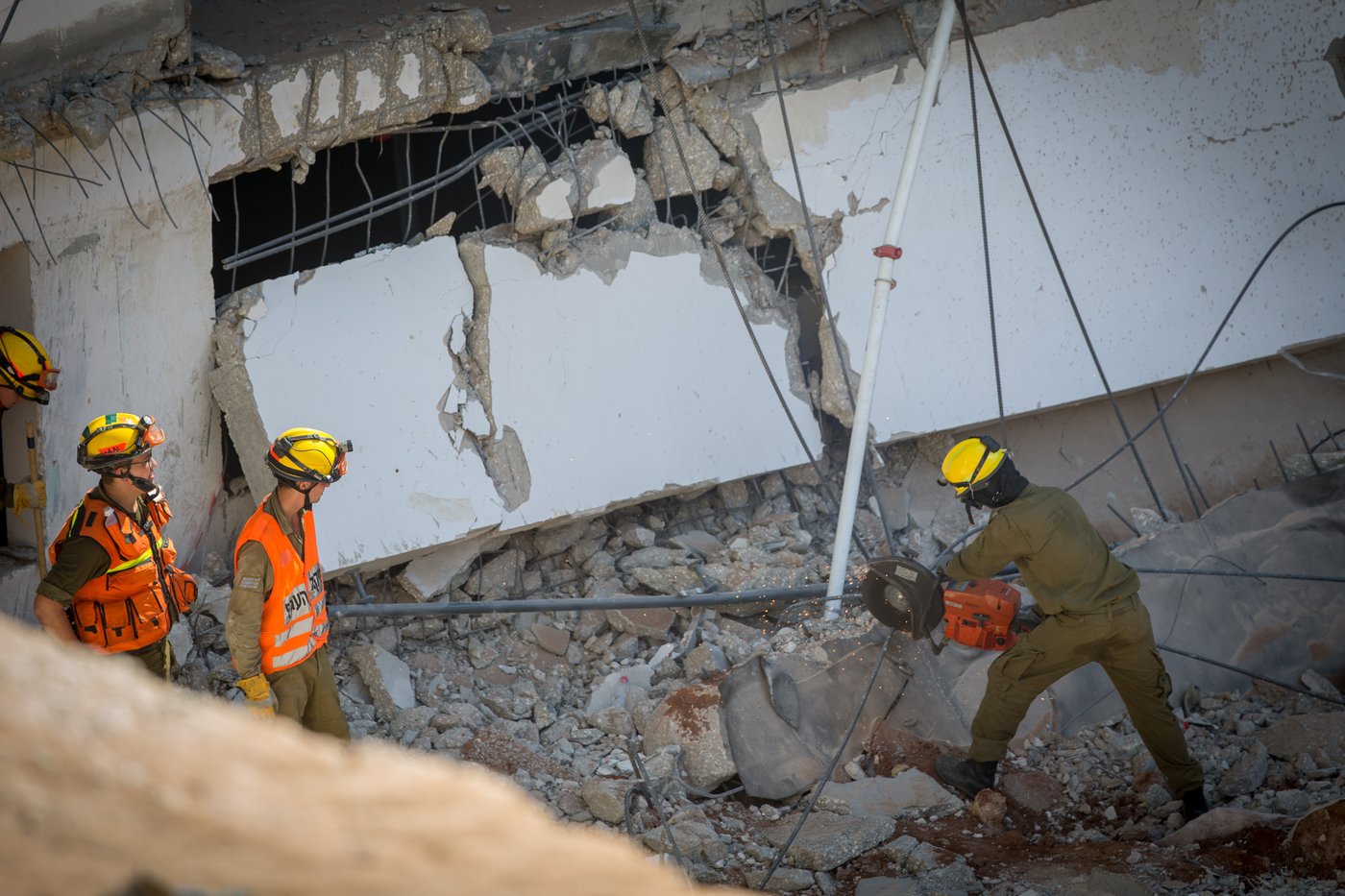 תיעוד ענק: זירת ההרס בהתרסקות בתל אביב