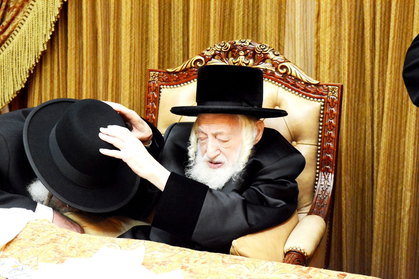 האדמו"ר הישיש מסקולען בא להודות לנגיד התורם | צפו