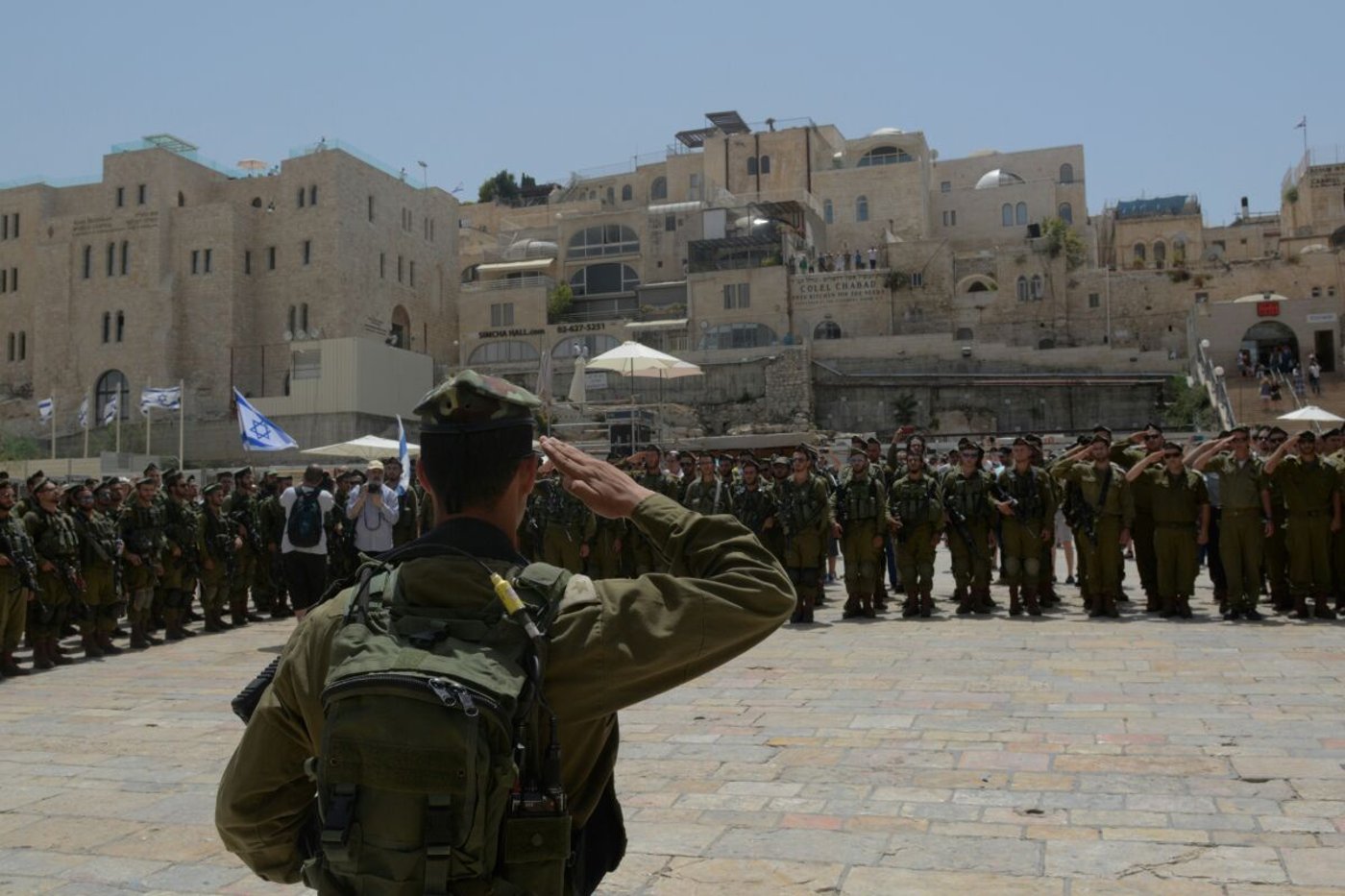 תעודת הערכה ללוחם החרדי שנאבק במחבל בידיים חשופות