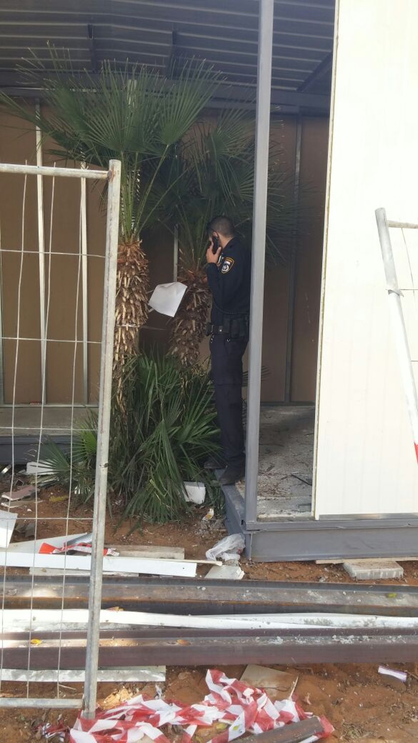 סערה ברחוב בבני ברק בגלל... שמונה עצי דקל