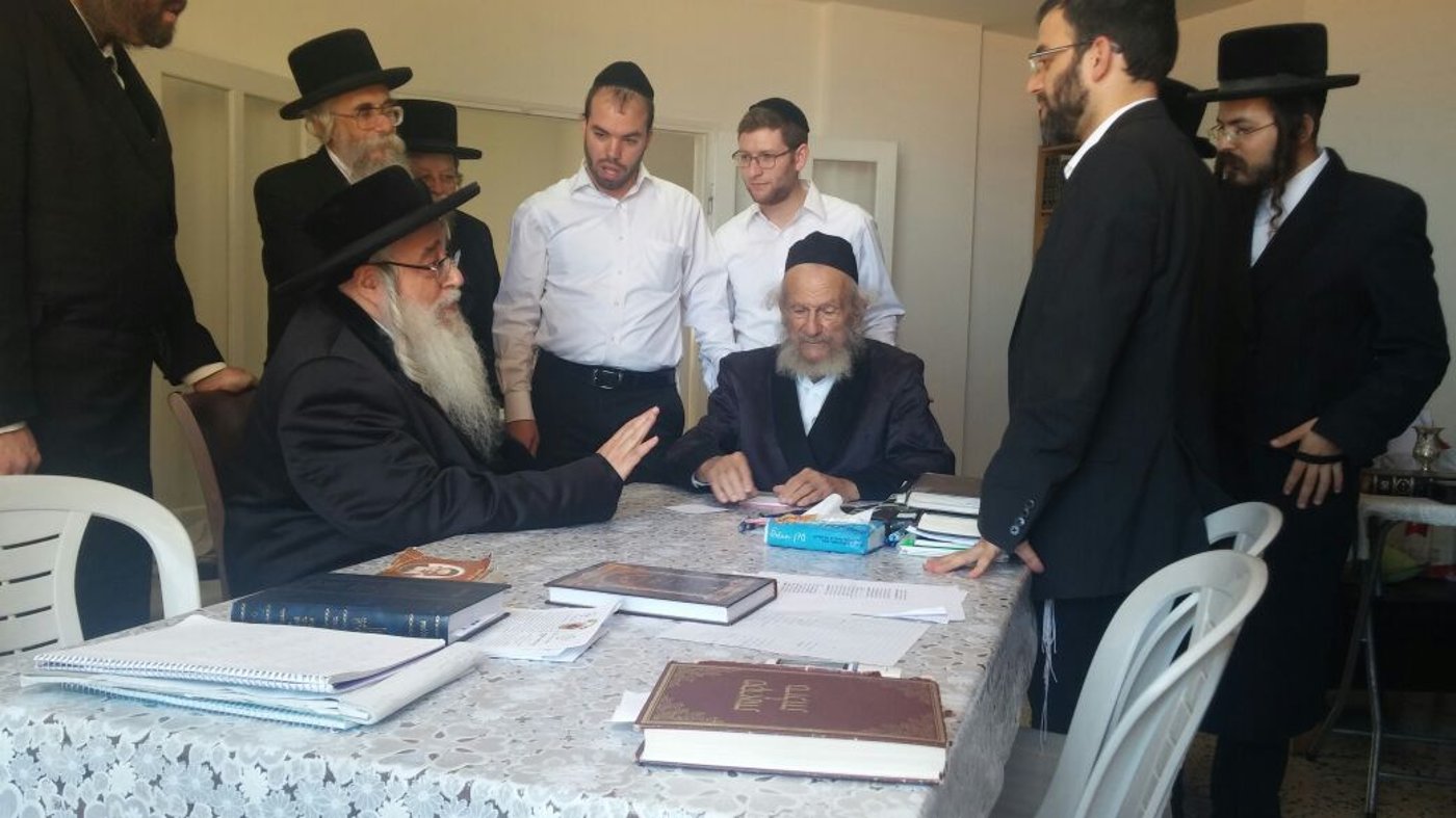 הרבי מצאנז ביקש ברכה מהגאון רבי יעקב אדלשטיין