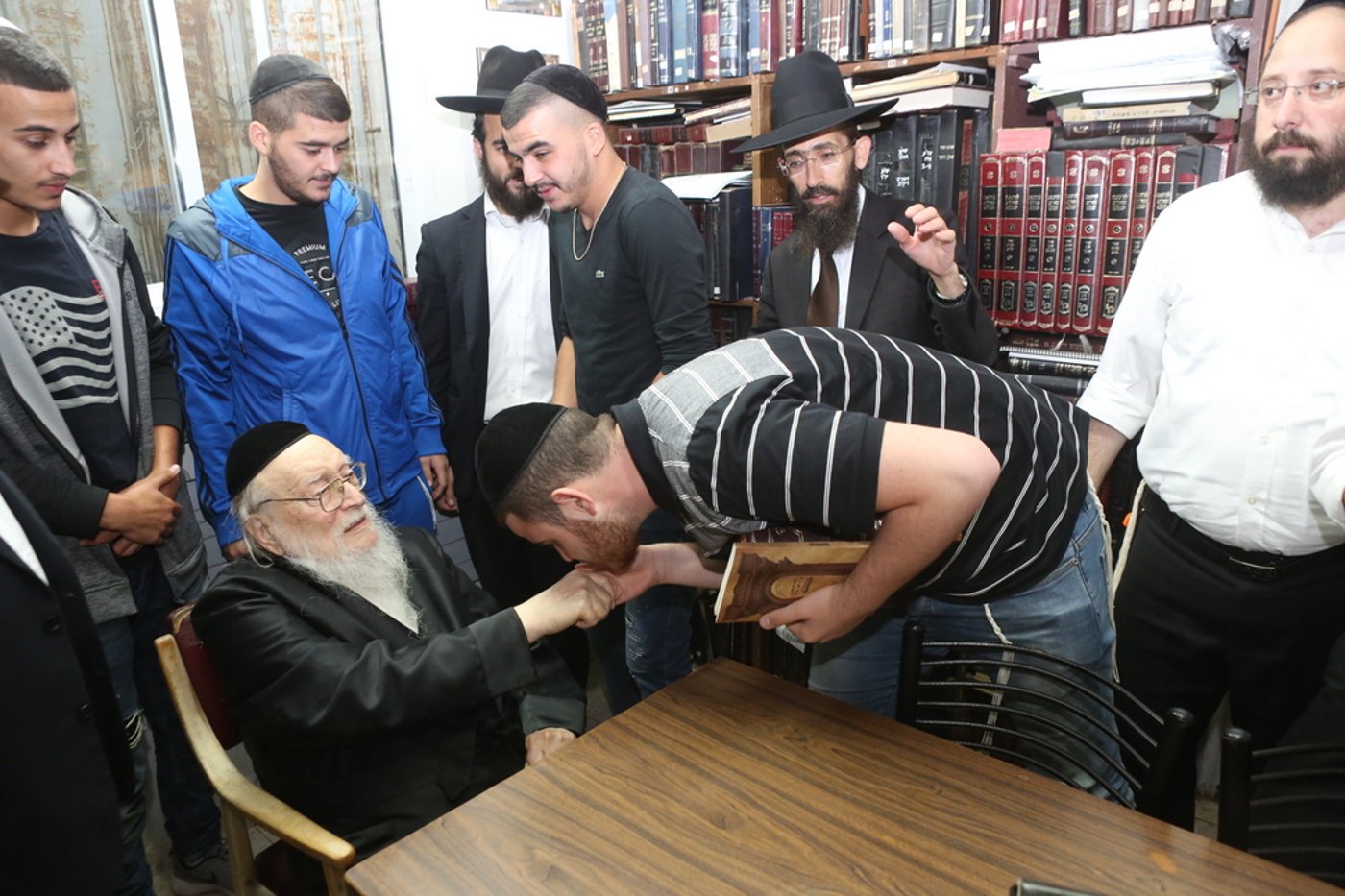 חבר המועצת שר עם הצעירים: "וטהר ליבנו"