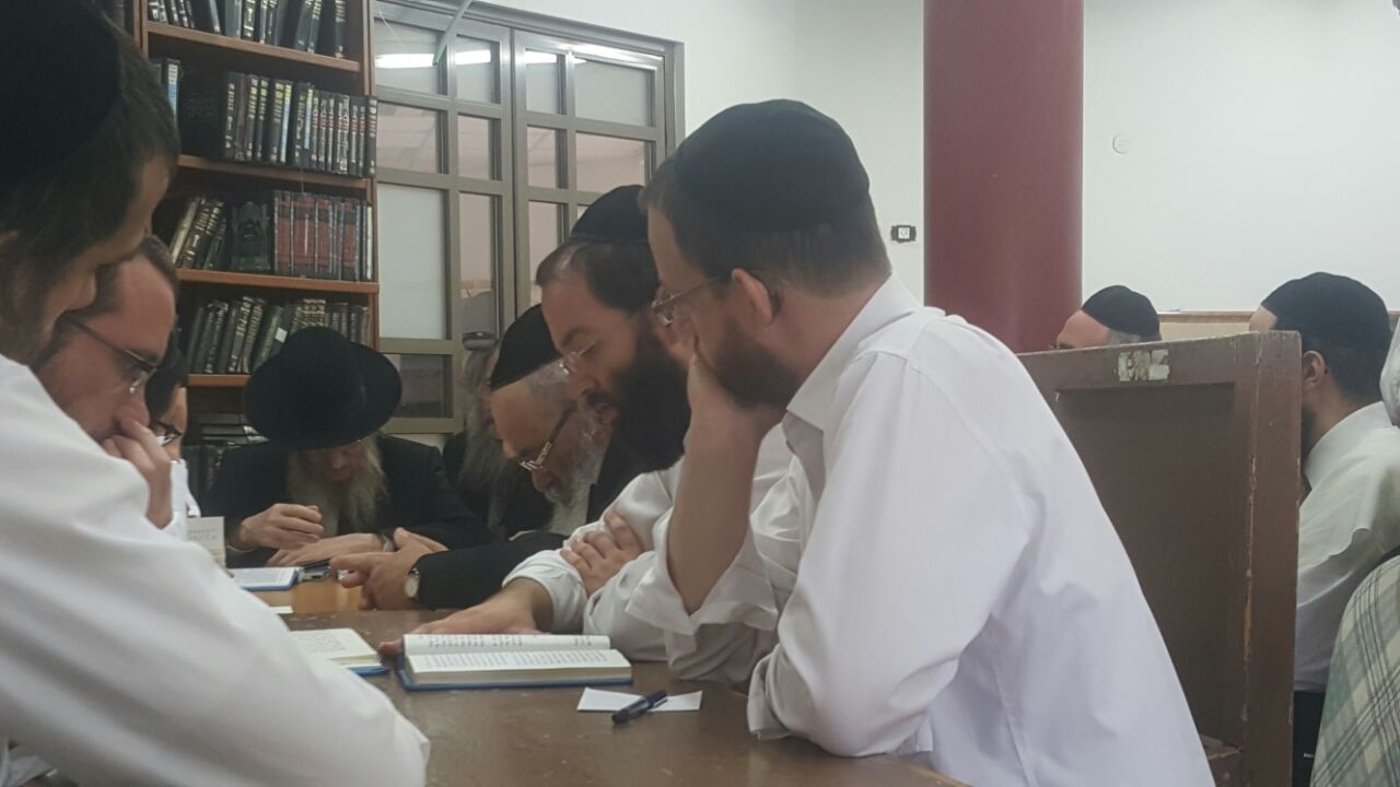 צפו: הוועד הקבוע של המשגיח רבי דן סגל - מתחדש