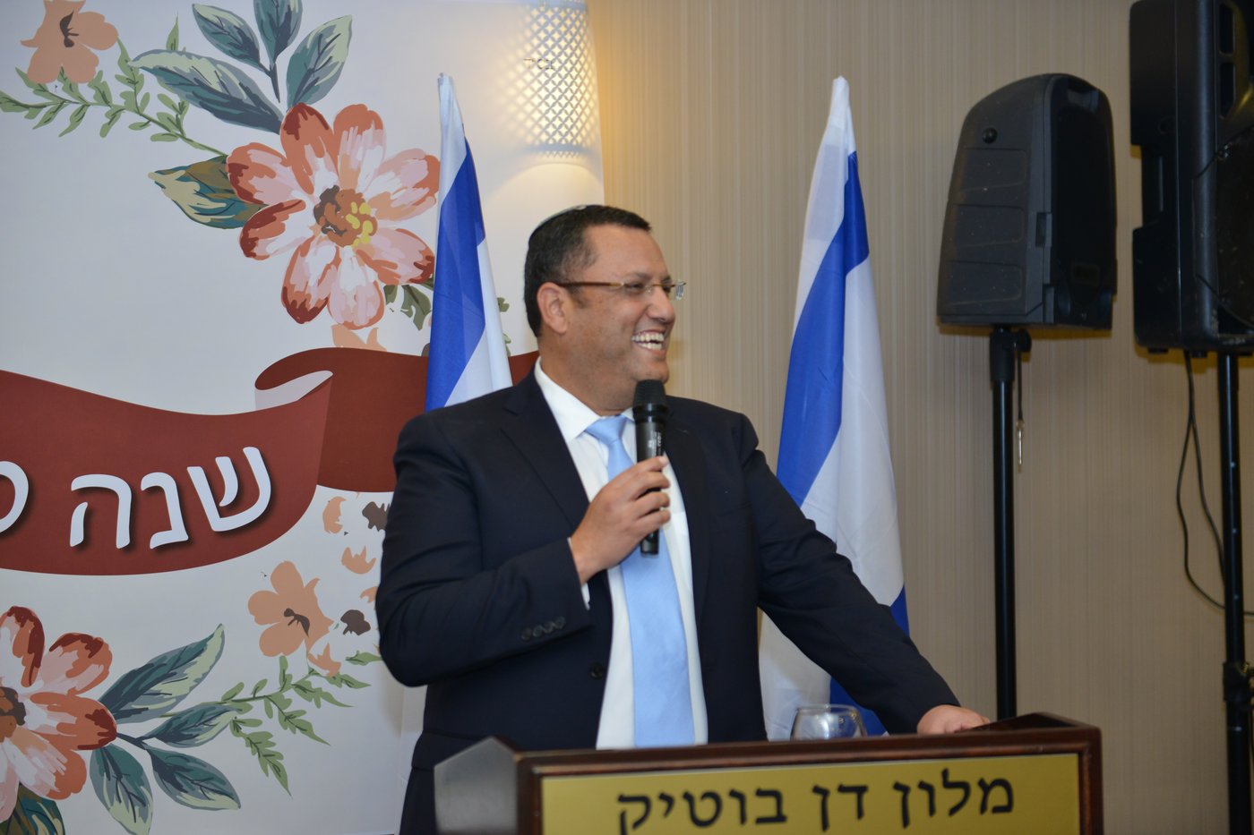 משה ליאון חגג 'הרמת כוסית' עם שר הביטחון